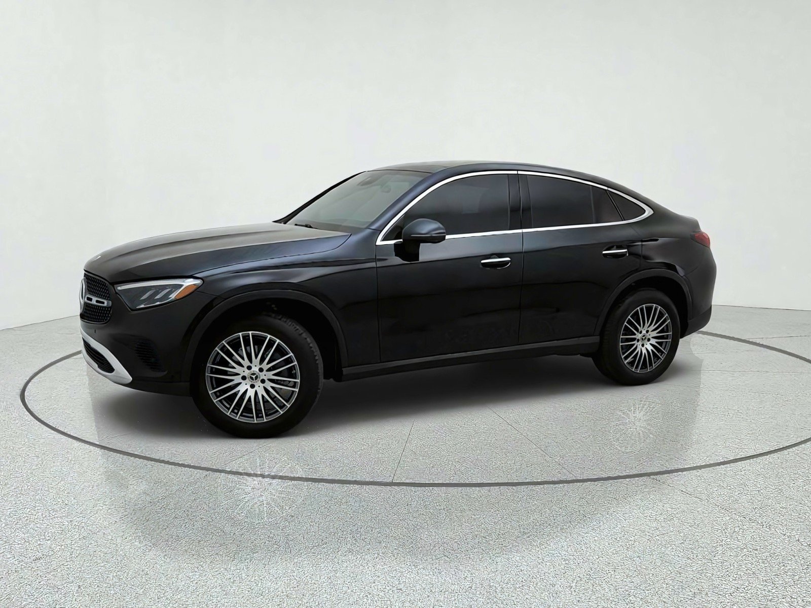 Certified Used 2025 Obsidian Black Metallic Mercedes-Benz GLC 300 image 15