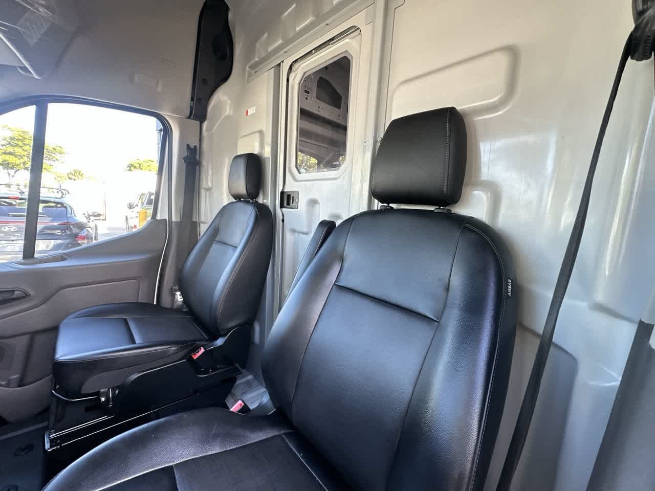 Used 2025 Oxford White Ford  image 22