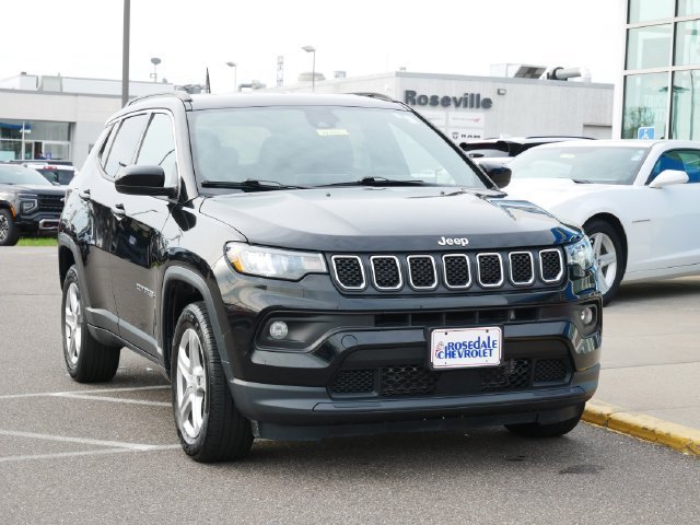 Used 2024 Black Jeep Latitude image 24