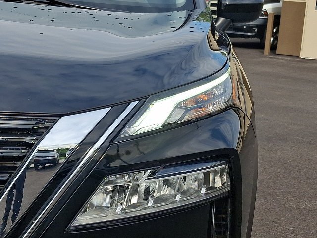 Used 2023 Black Nissan SV image 9