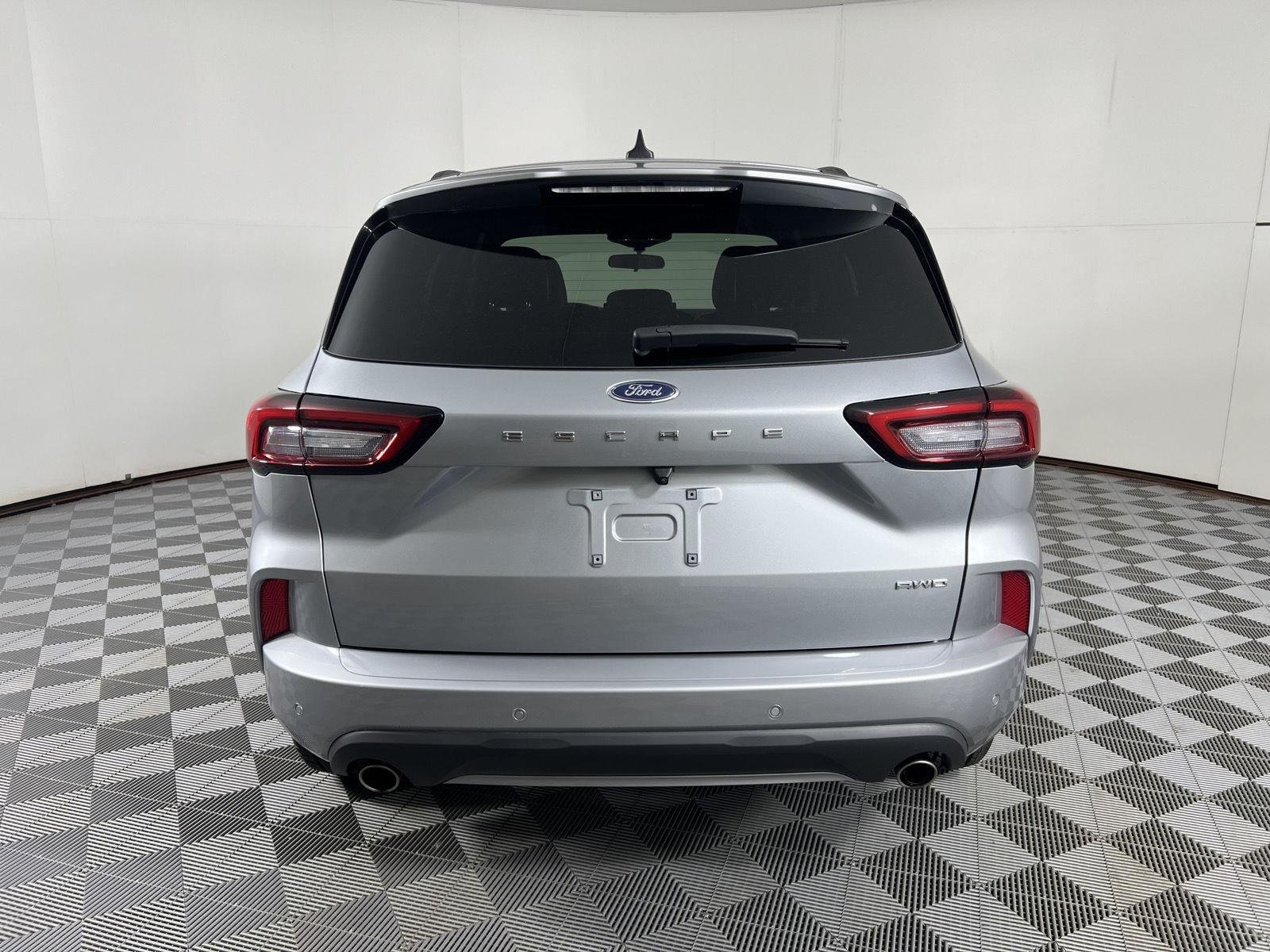 Used 2023 Iconic Silver Ford ST-Line image 11