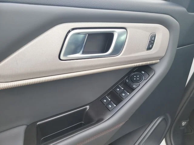 Used 2025 White Ford Active image 20