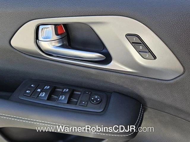 2026 Chrysler Pacifica Select - Photo 30