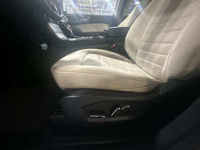 Used 2018 White Ford SEL image 18