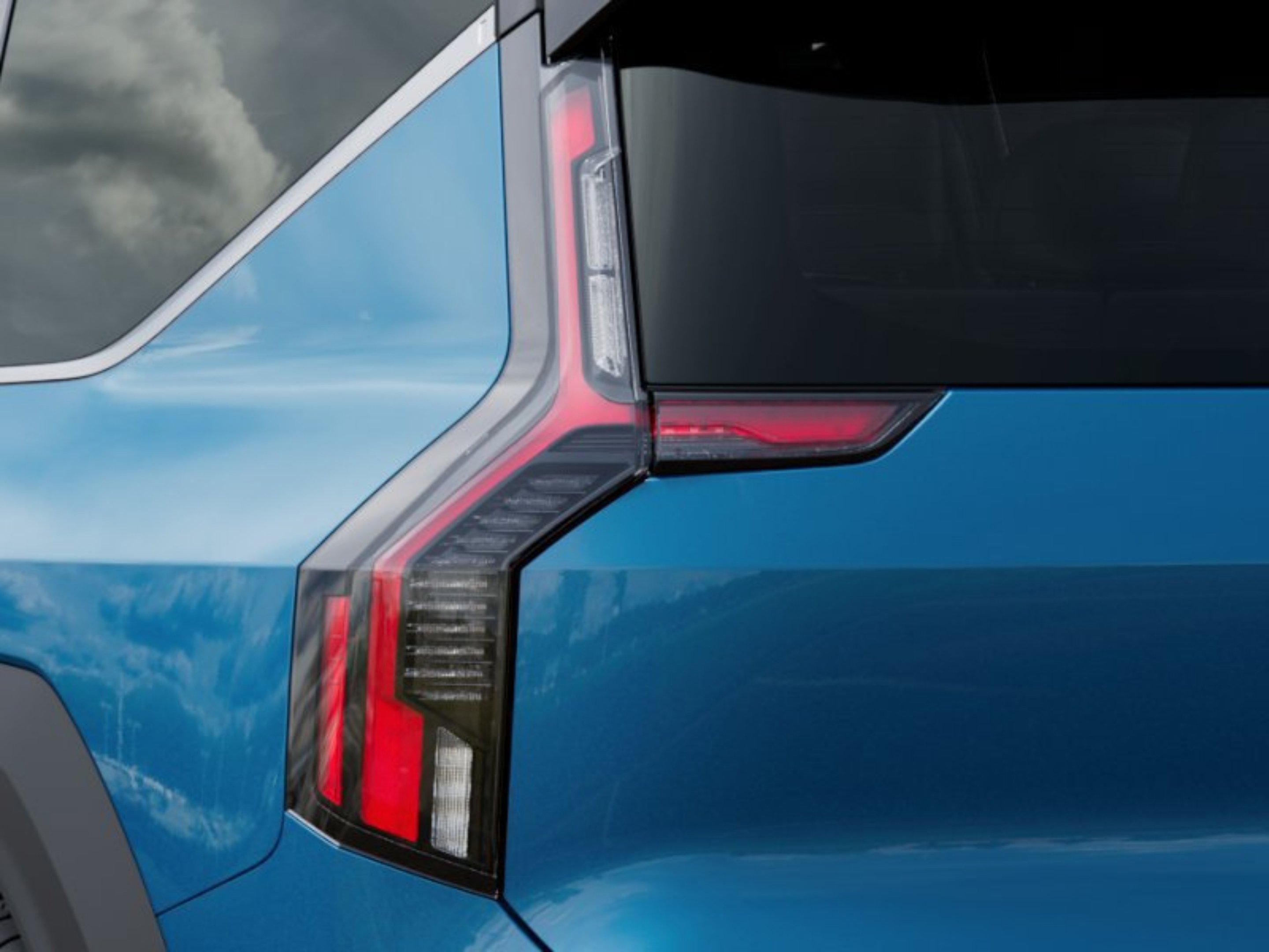 New 2026 Ocean Blue Kia Wind image 26