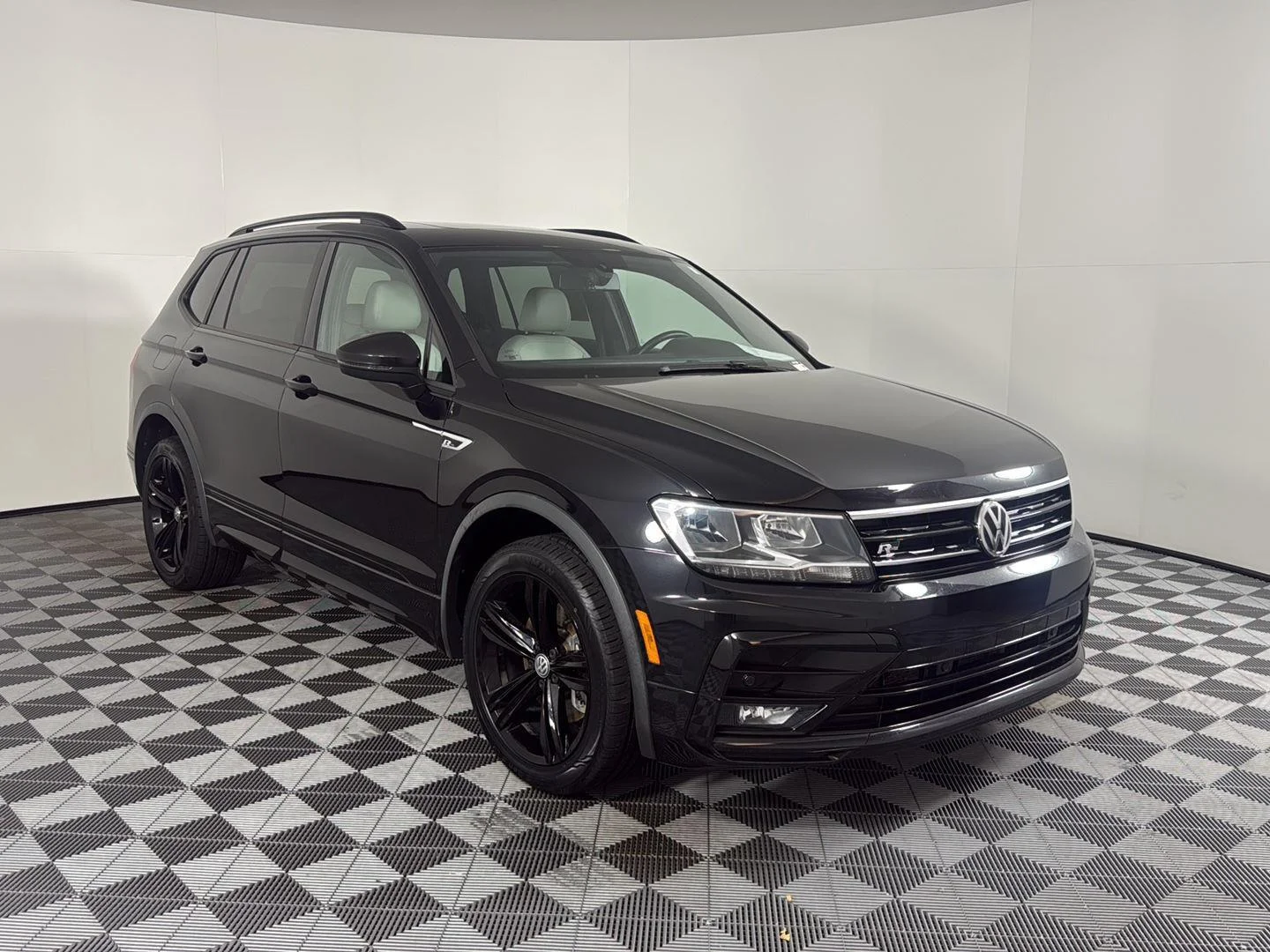 2019 Volkswagen Tiguan SEL R-Line