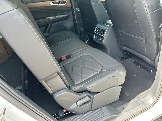 New 2026 White Volkswagen 2.0T SE w/Technology image 31