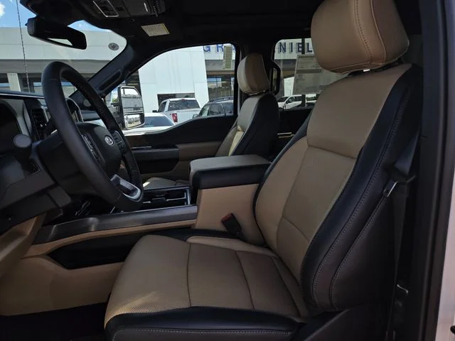 New 2026 Star White Metallic Tri-Coat Ford F-350® Lariat® image 33