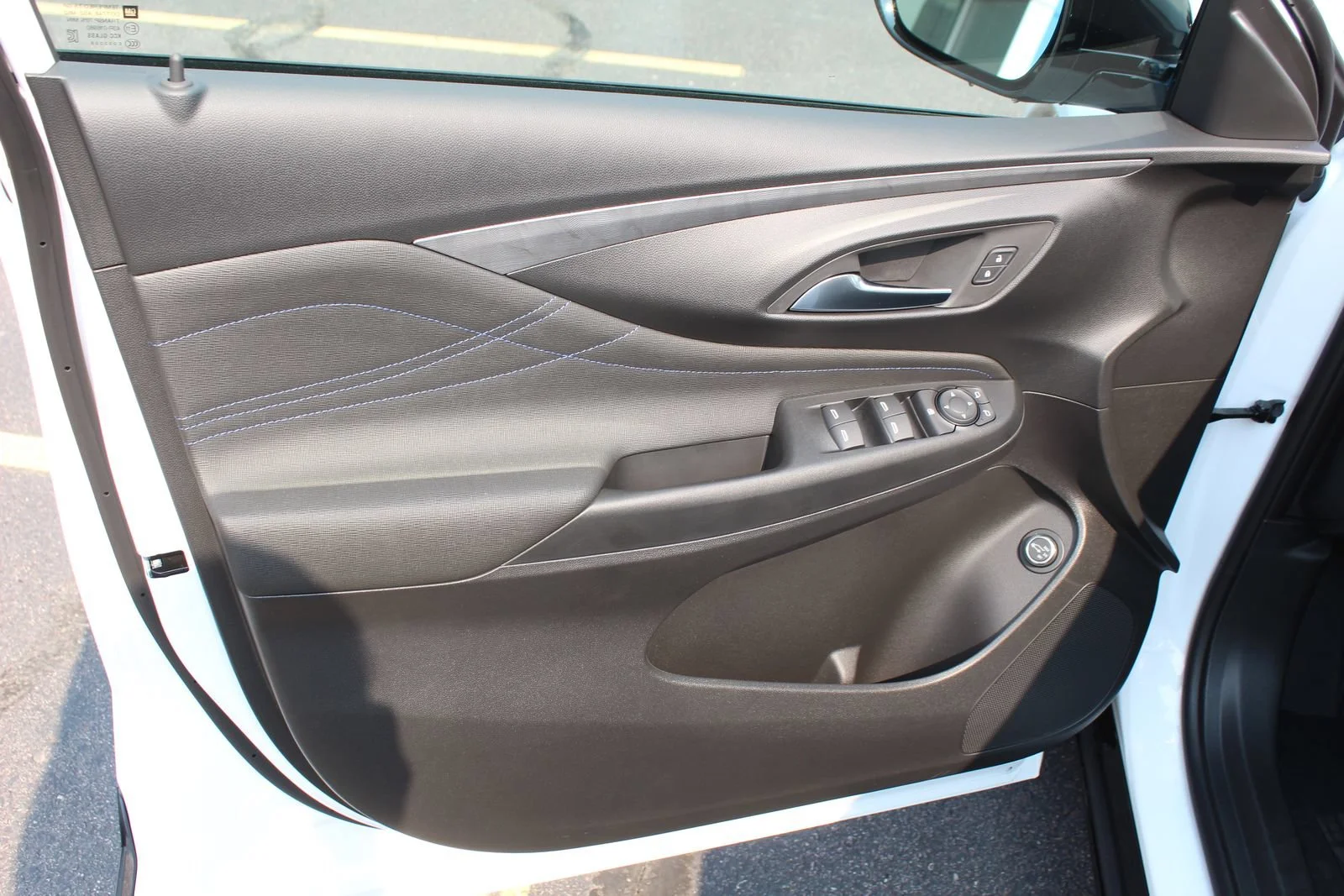 2026 Buick Envista Sport Touring - Photo 9