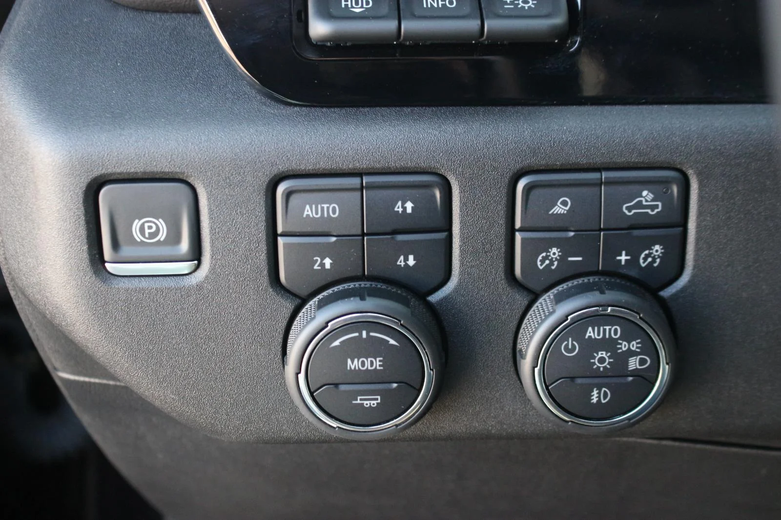 Used 2025 Black Chevrolet High Country image 33