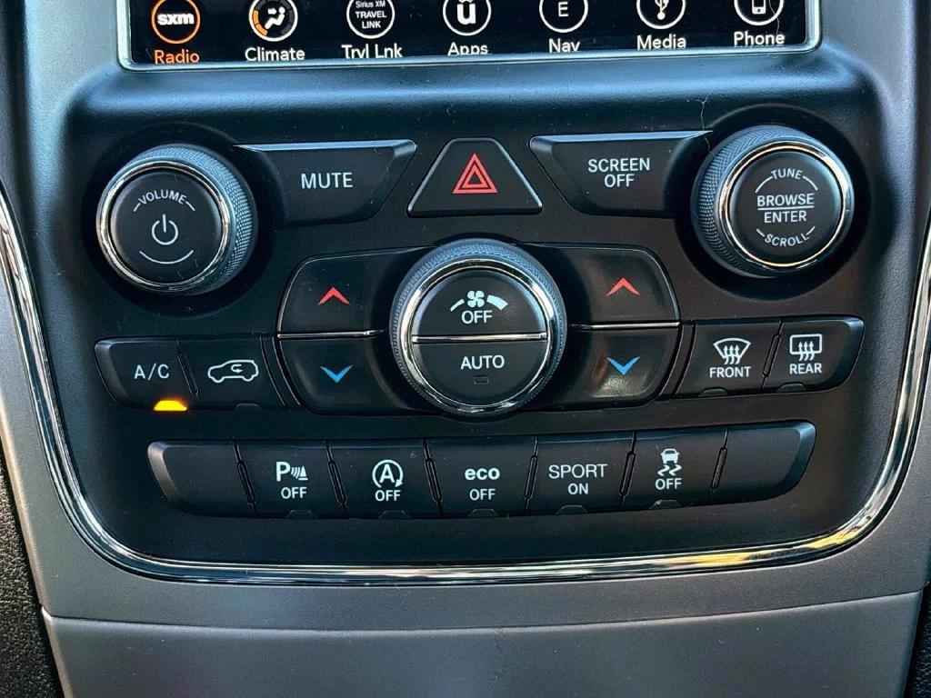 Used 2018 Bright White Clearcoat Jeep Altitude image 28