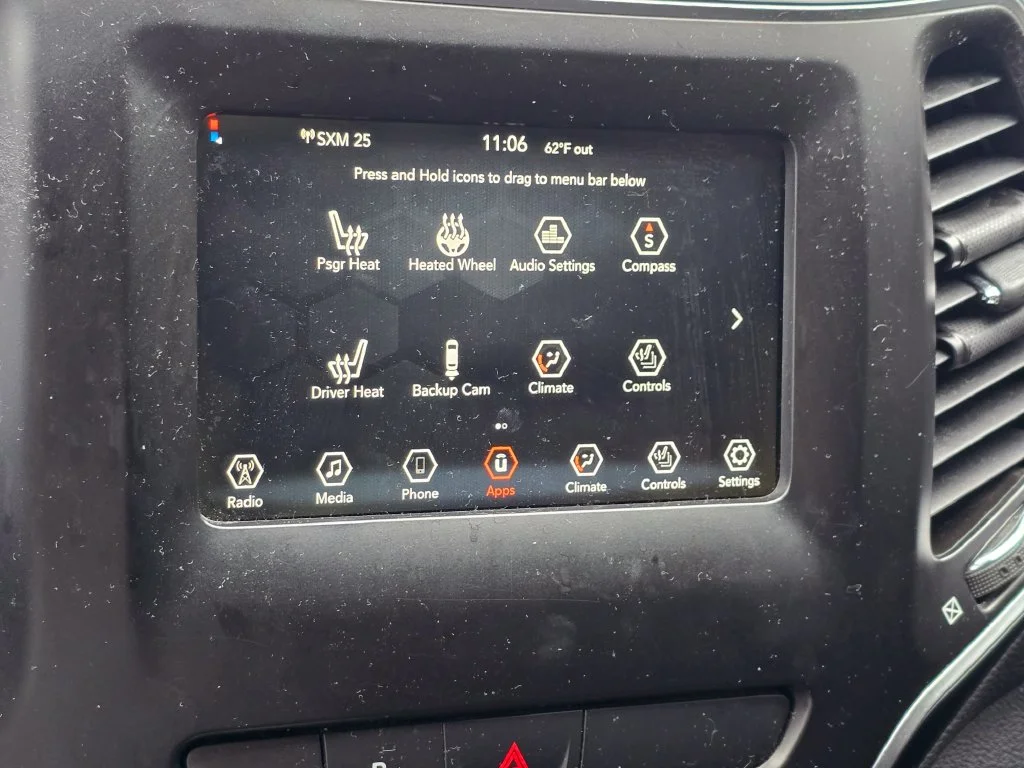 Used 2019 Black Jeep Latitude Plus image 22