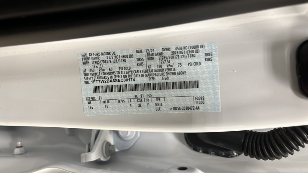 Used 2025 Oxford White Ford XL image 29
