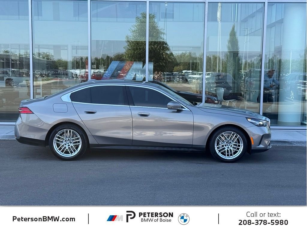 Used 2024 Oxide Grey Met BMW 530i image 6