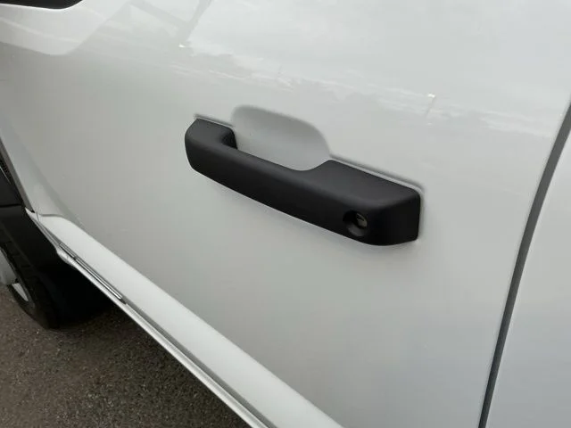 New 2026 Oxford White Ford XL image 8