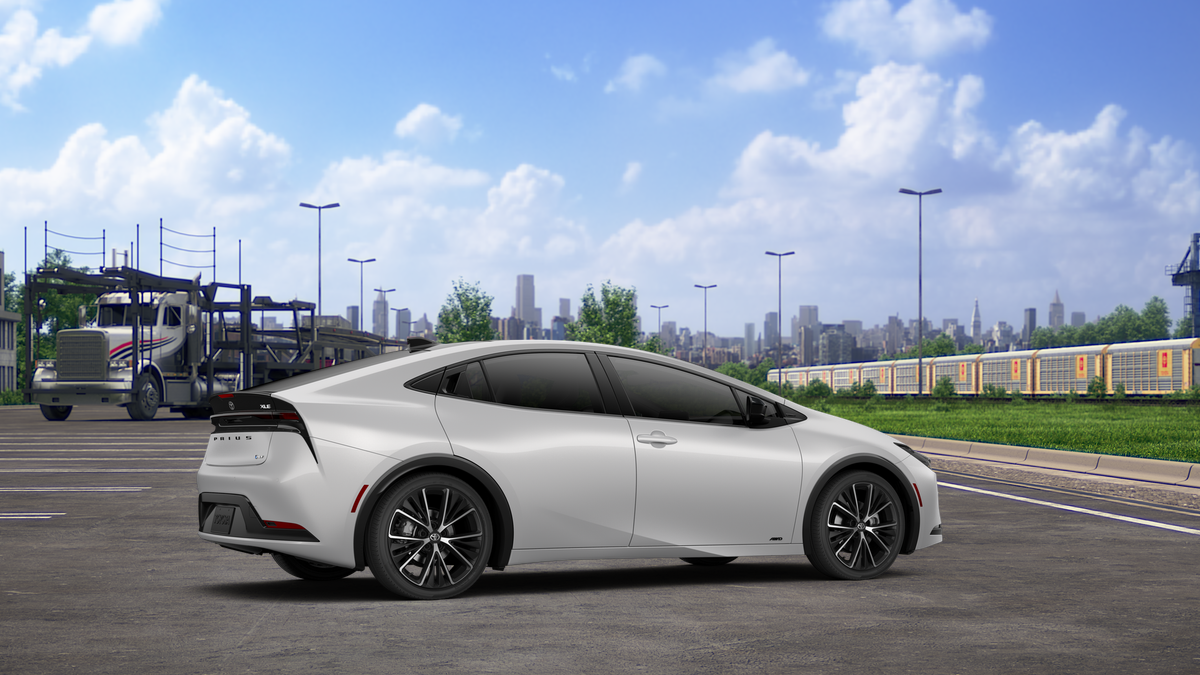 New 2027 Cutting Edge Toyota XLE AWD image 11