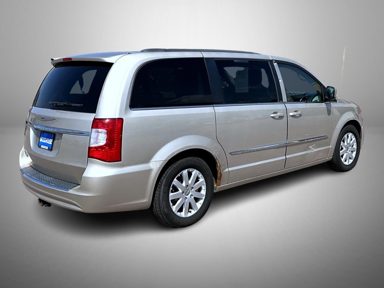 Used 2014 Beige Chrysler Touring image 5