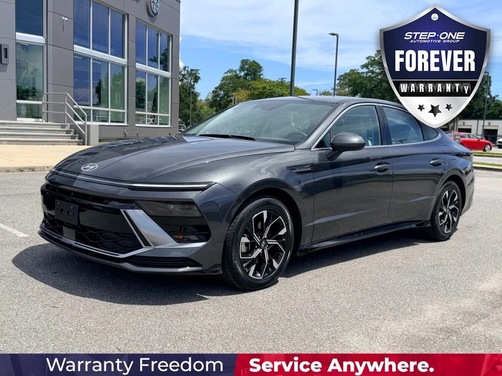 Used 2025 Gray Hyundai SEL image 2