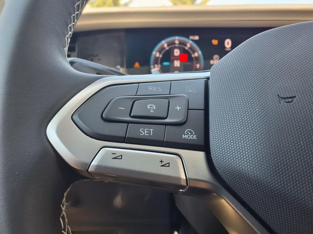 New 2026 Platinum Gray Metallic Volkswagen 2.0T SE image 15