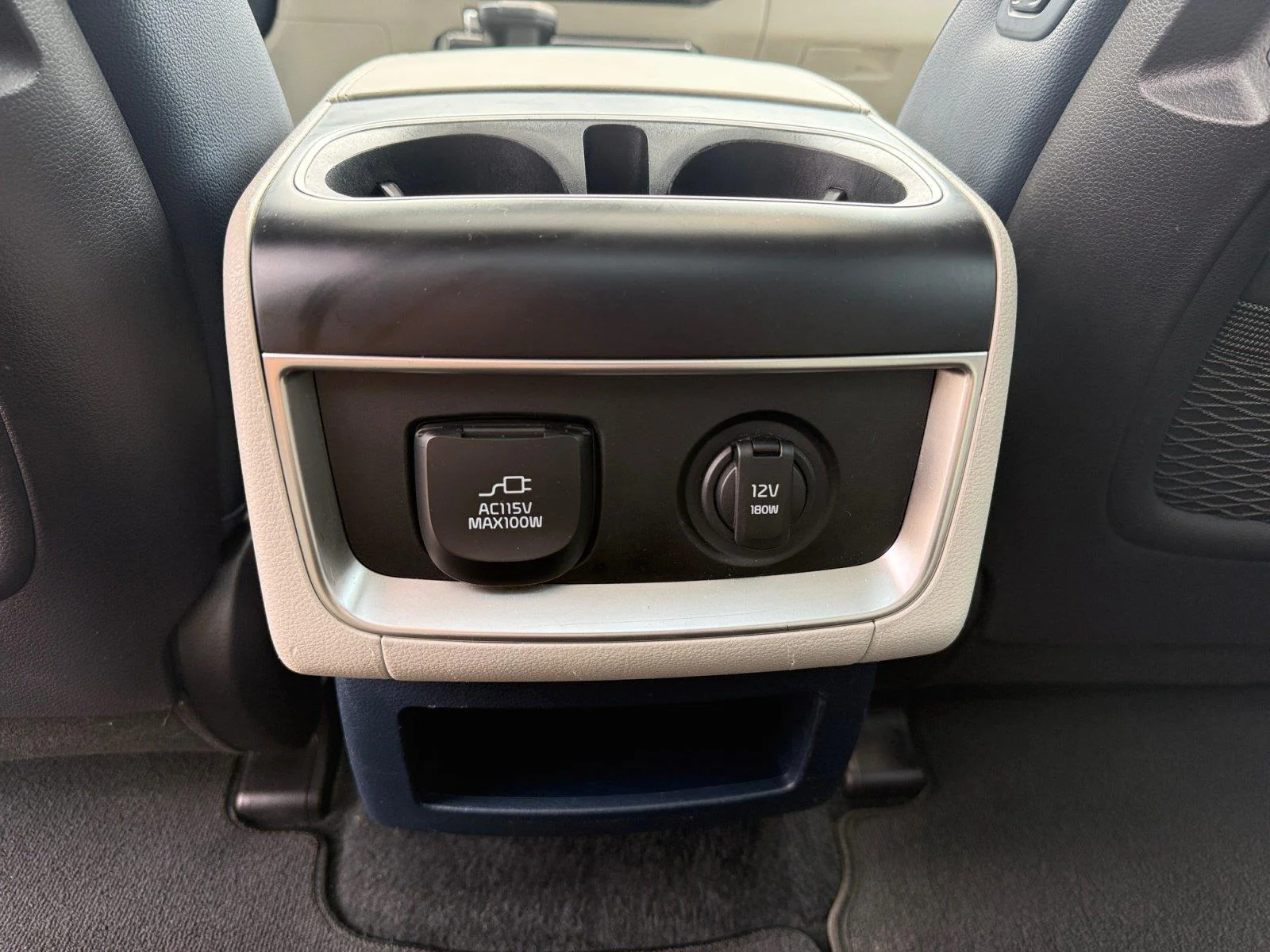 Used 2025 Snow White Pearl Kia SX Prestige image 23