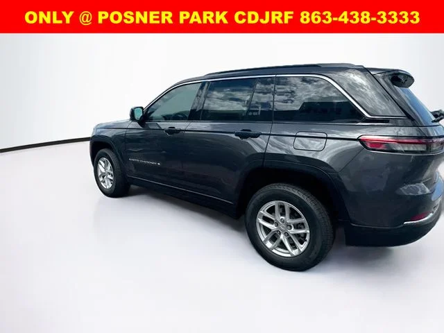 New 2026 Baltic Gray Metallic Clear-Coat Exterior Paint Jeep Laredo X image 8