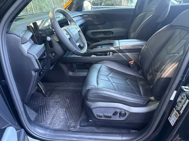 Used 2027 Black Kia X-Line SX-Prestige image 4