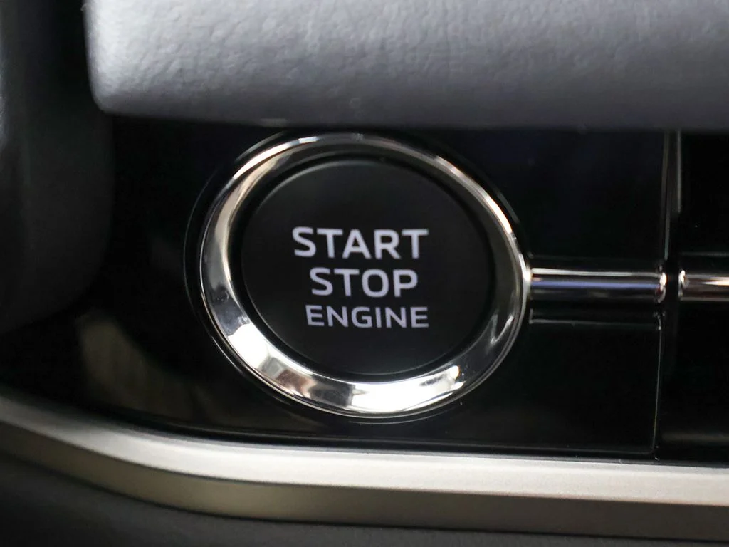 New 2026 Blue Mitsubishi SE image 40