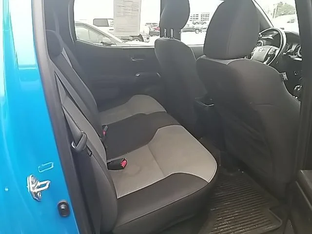 Used 2020 Blue Toyota SR5 image 28