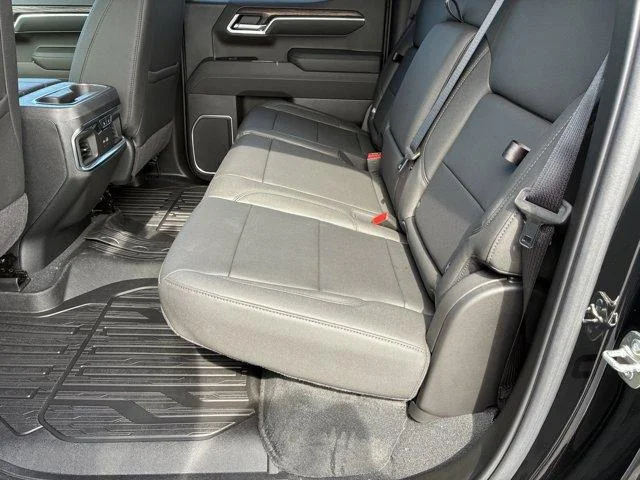 2026 GMC Sierra 1500 SLT - Photo 14