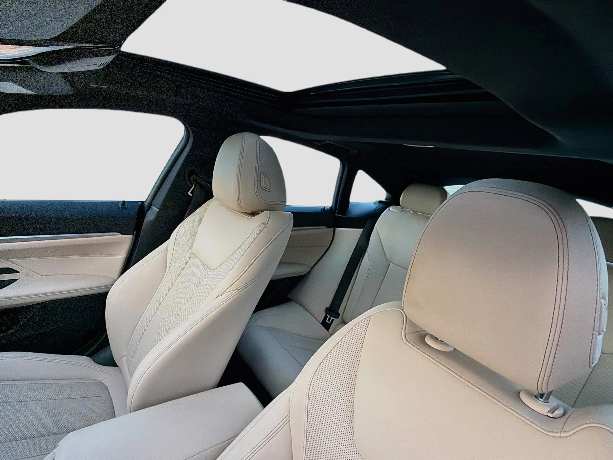 Used 2024 Alpine White BMW eDrive35 image 26