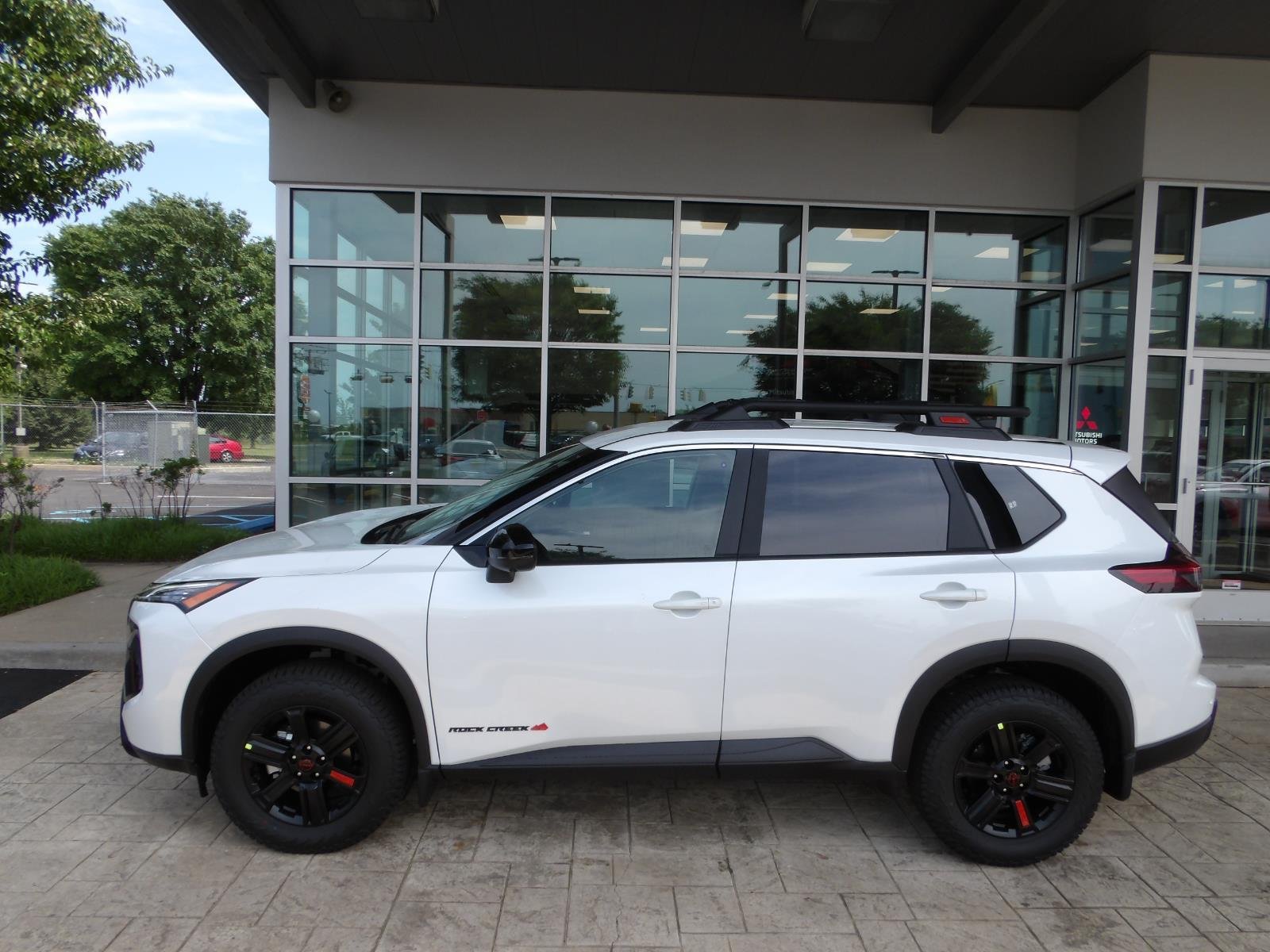 New 2026 Everest White Pearl TriCoat Nissan Rock Creek® image 4