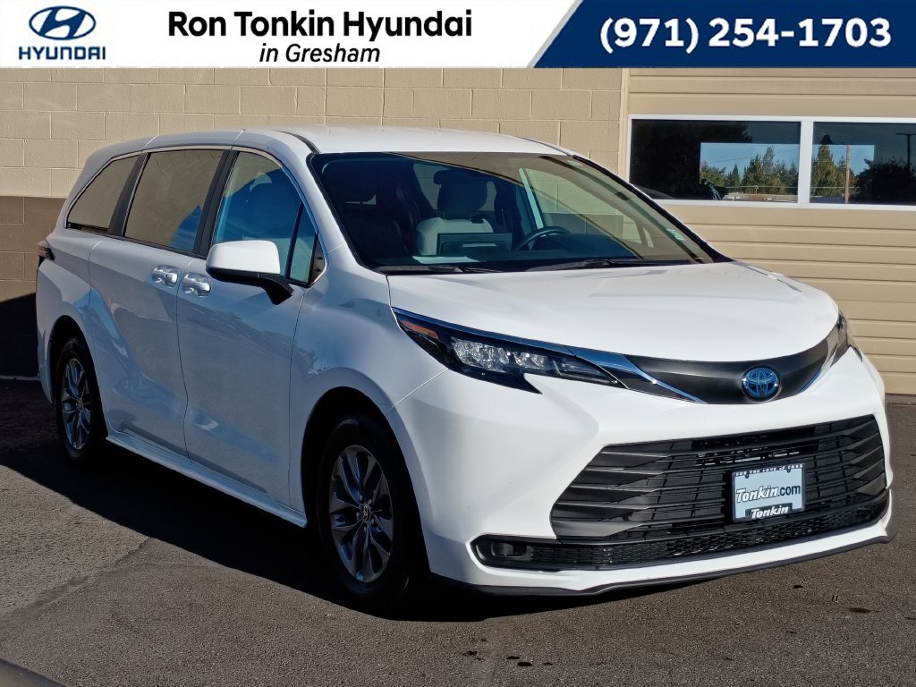 Used 2025 Ice Toyota LE image 1
