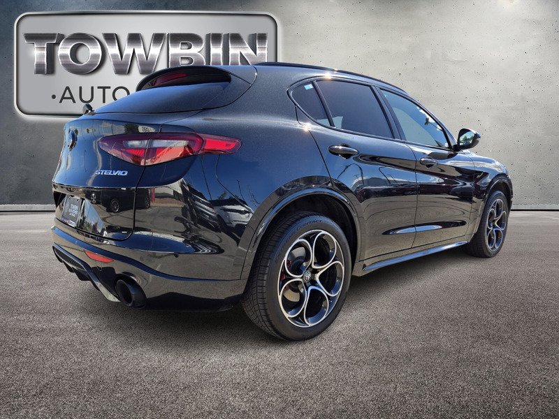 Used 2022 Vulcano Black Metallic Alfa Romeo VELOCE AWD image 5