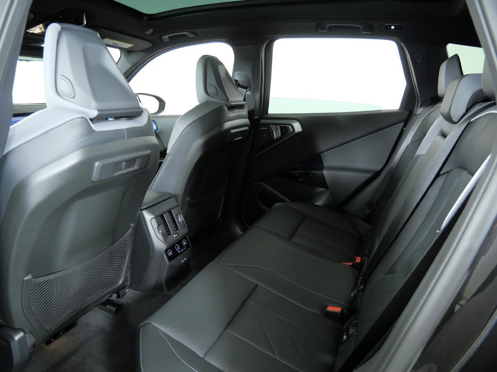 Used 2026 Gray BMW M50 xDrive image 32
