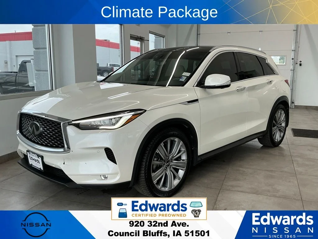 Used 2021 White INFINITI Sensory image 5