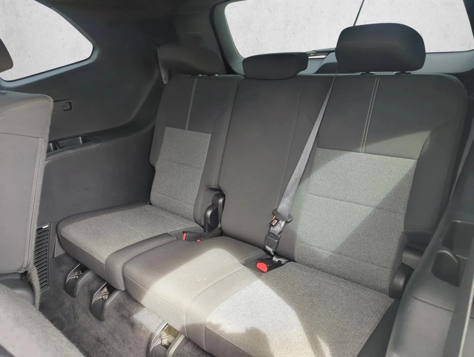 Used 2025 Sterling Metallic GMC FWD Elevation image 24