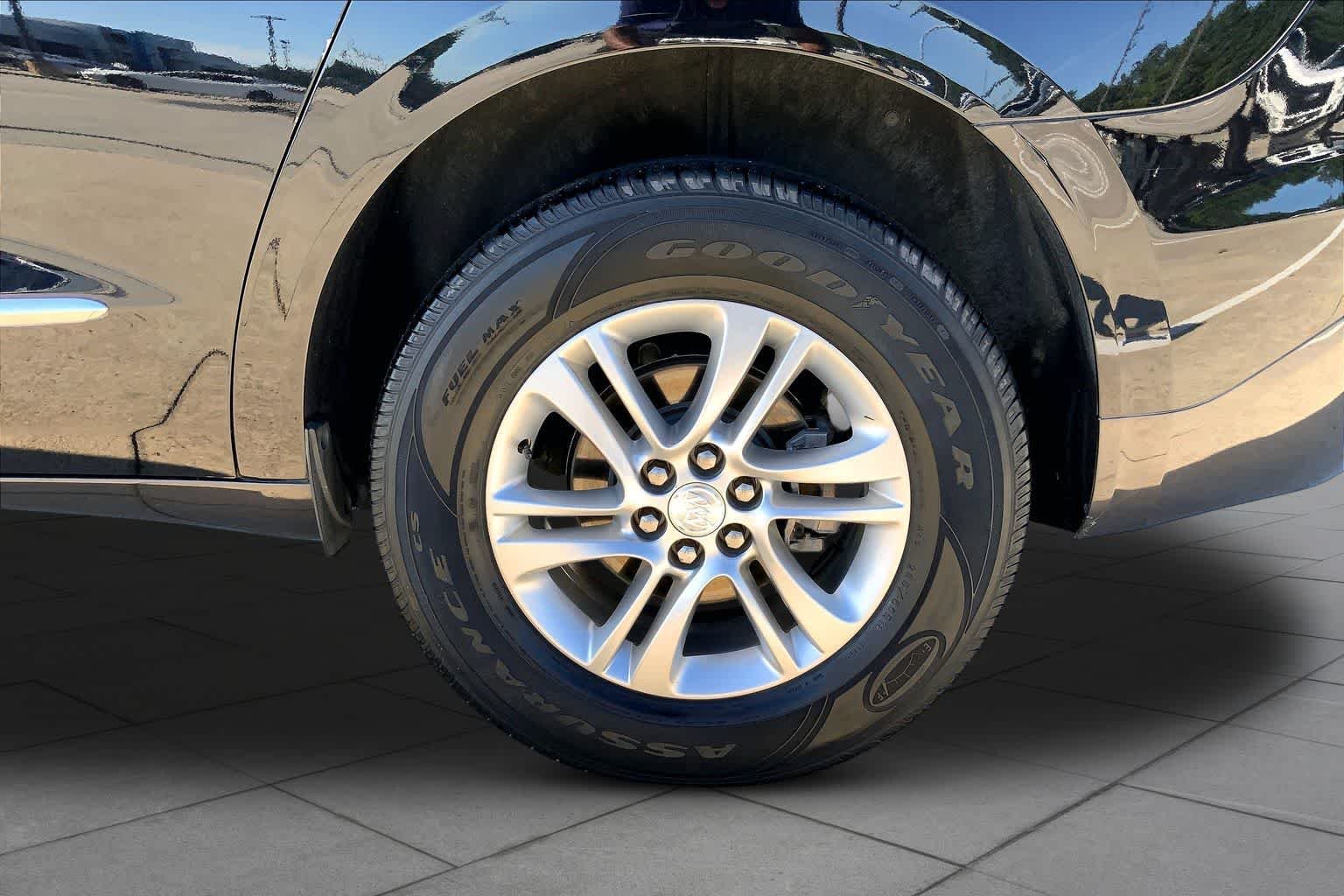 Used 2020 Ebony Twilight Metallic Buick Essence image 11
