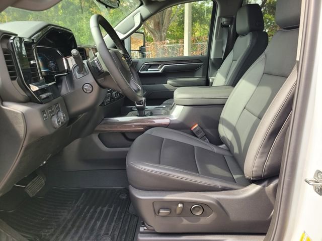 2025 Chevrolet Silverado 1500 LTZ - Photo 14