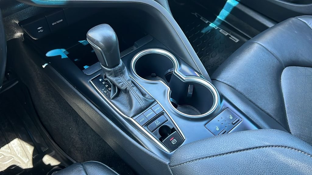 Used 2018 Gray Toyota XSE image 17