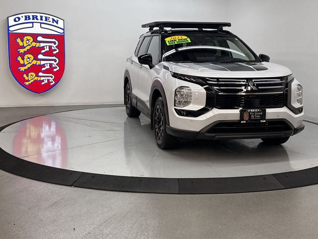 2025 Mitsubishi Outlander Trail Edition