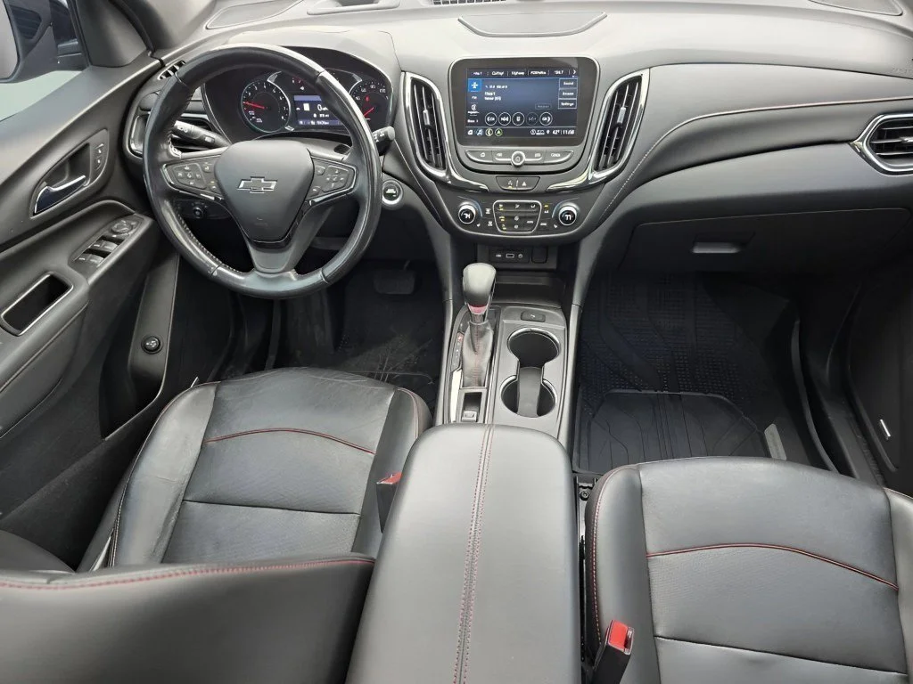 Used 2022 Mosaic Black Metallic Chevrolet RS image 31