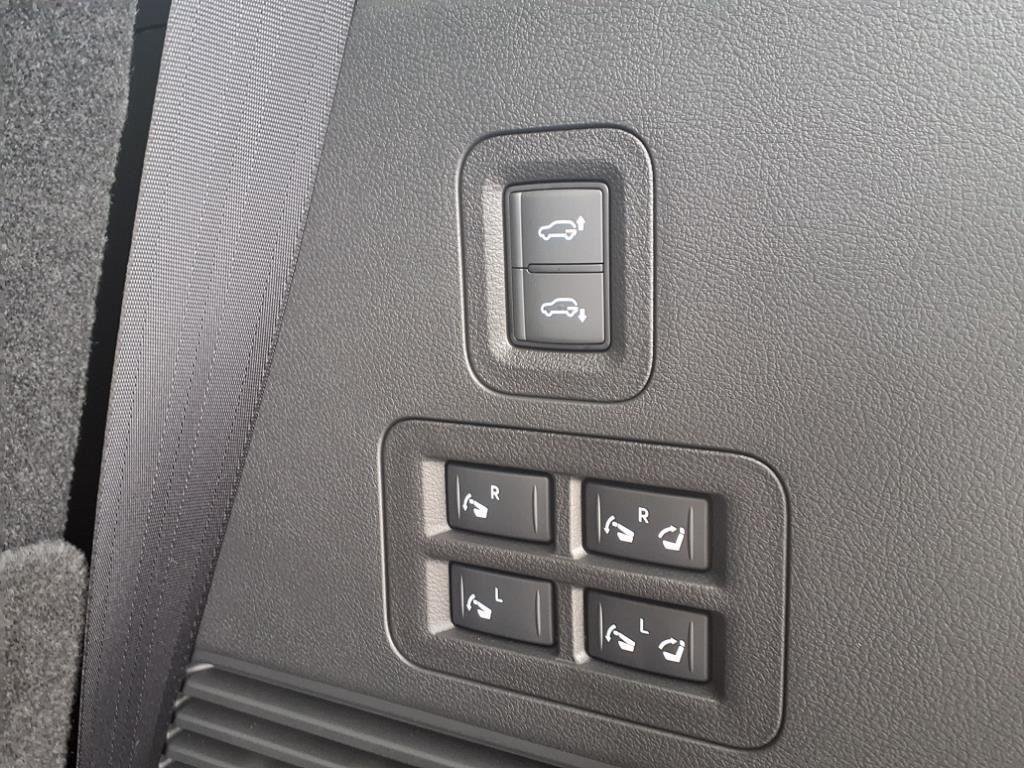 2025 Nissan Armada PRO-4X - Photo 10