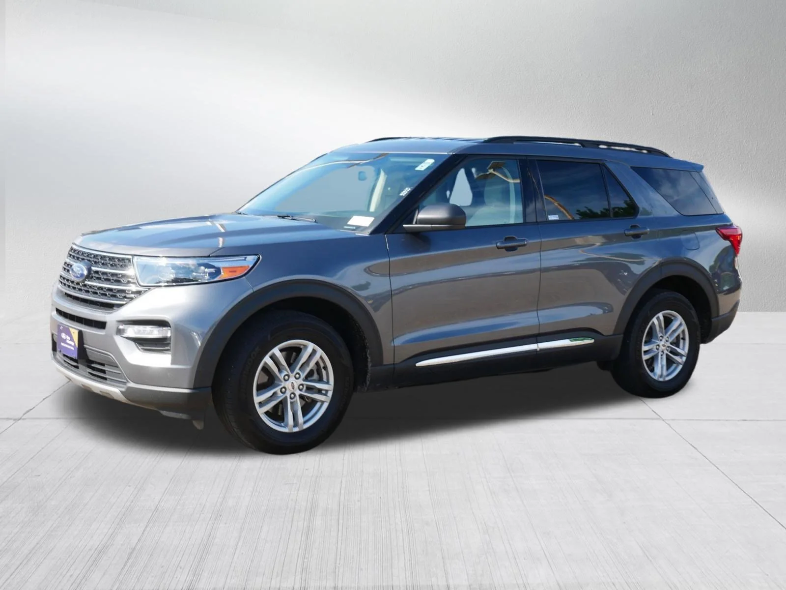 Used 2023 Carbonized Gray Metallic Ford XLT image 3