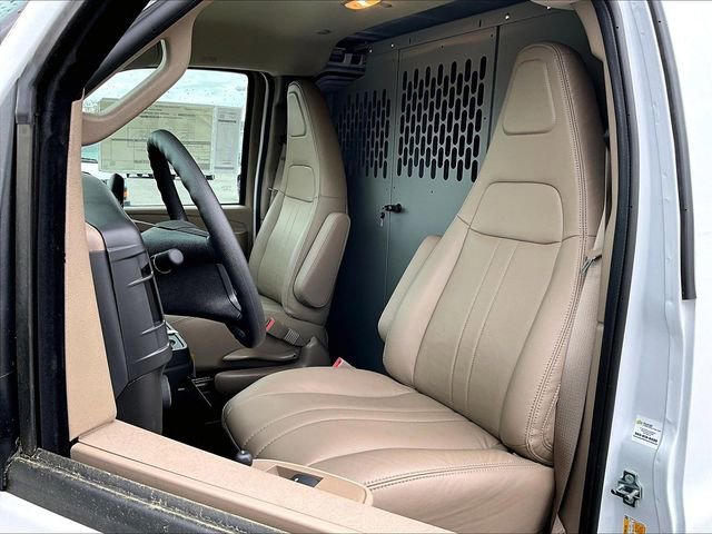 2026 Chevrolet Express Cargo Work Van - Photo 9