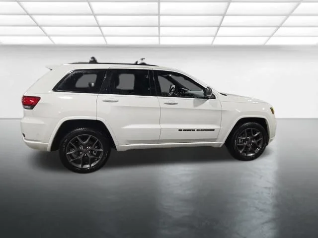 Used 2021 White Jeep Limited image 3