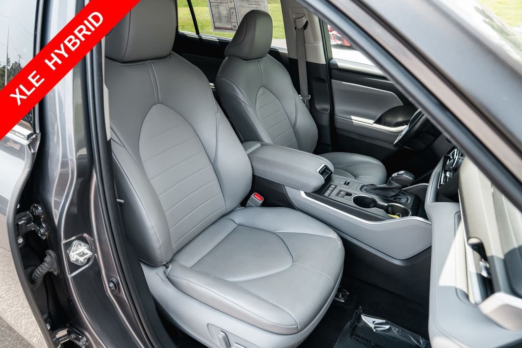 Used 2022 Magnetic Gray Metallic Toyota XLE image 28