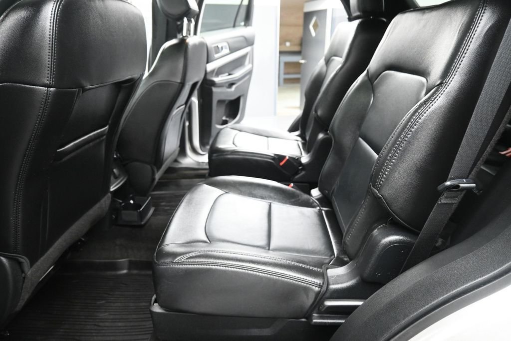 Used 2017 Ingot Silver Ford XLT image 26