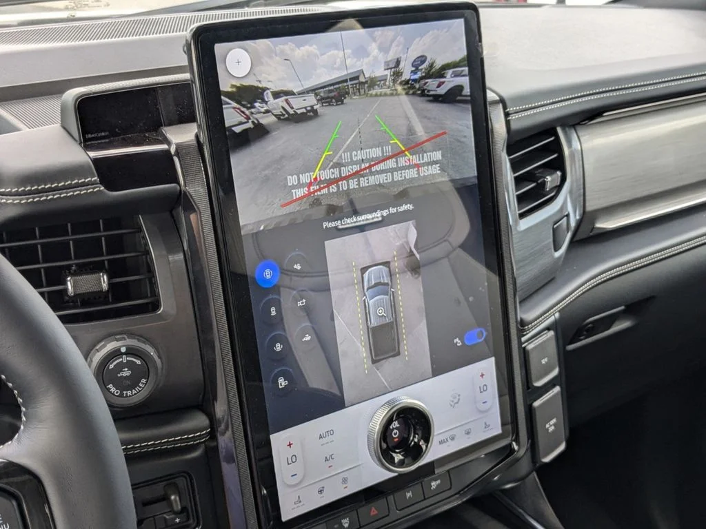 2025 Ford F-150 Lightning Platinum - Photo 22