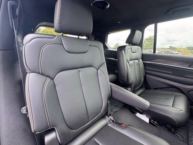New 2026 Bright White Clear-Coat Exterior Paint Jeep 85th Anniversary Edition image 52