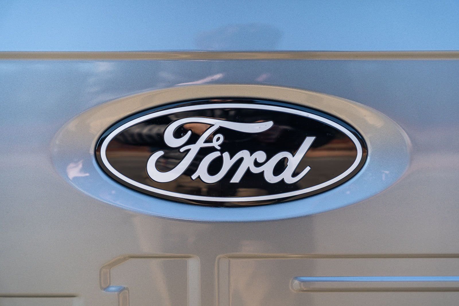 New 2026 Iconic Silver Metallic Ford XLT image 15